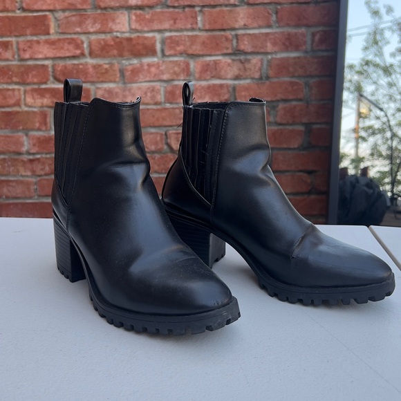 Black Zara Boots in size 6.5 - Picture 1 of 2